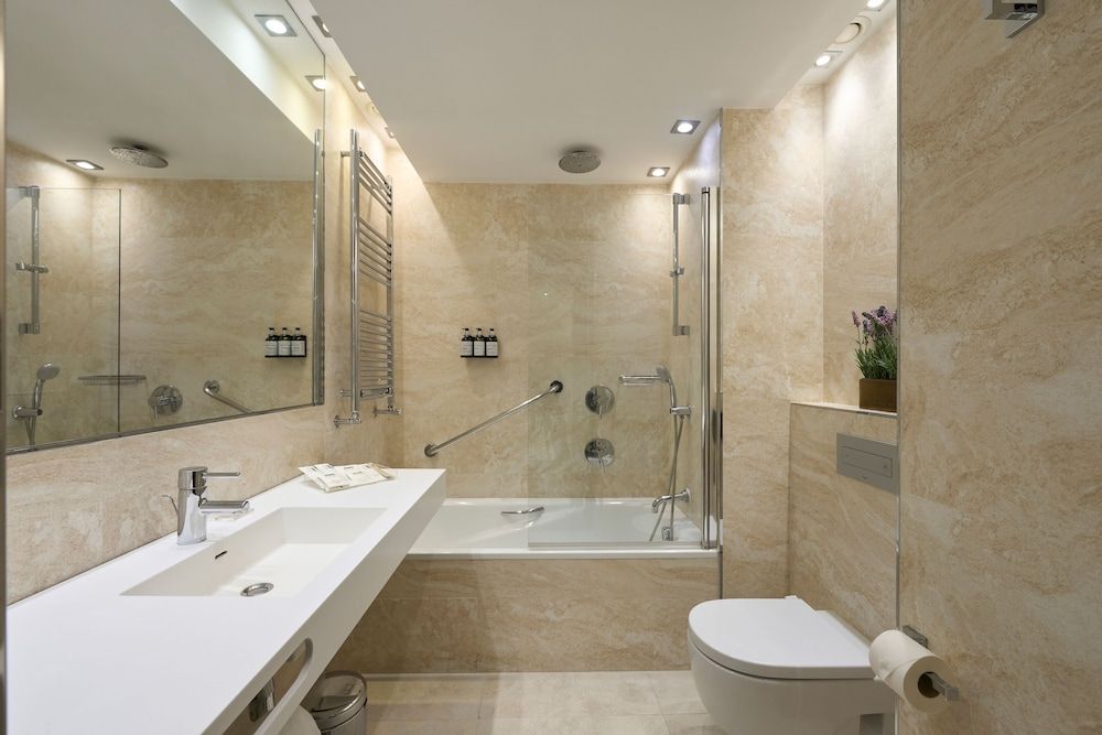 Catalonia Square Double or Twin Room 6