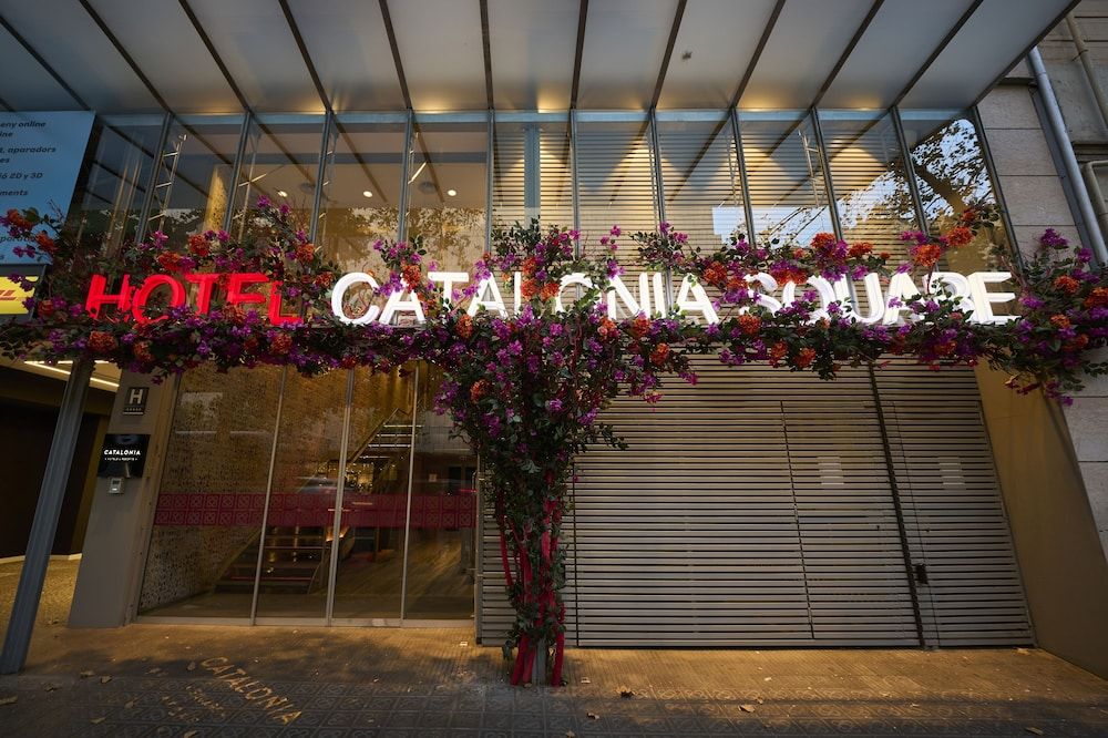 undefined Catalonia Square 5
