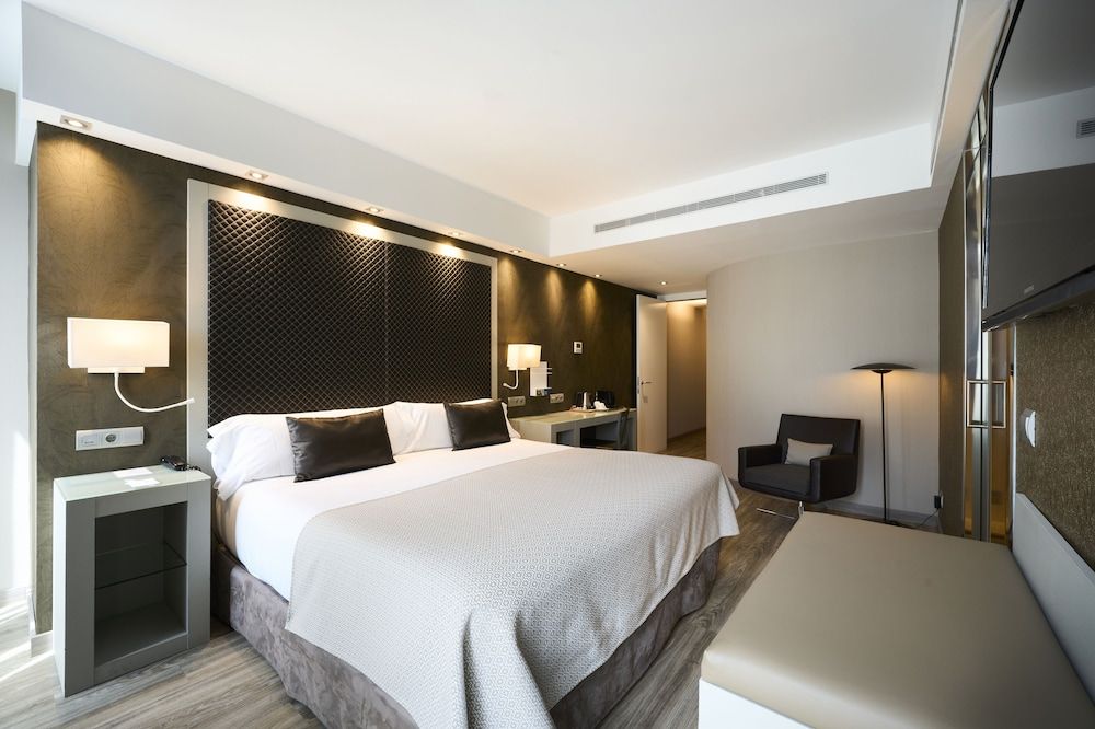 Catalonia Square Double or Twin Room 5