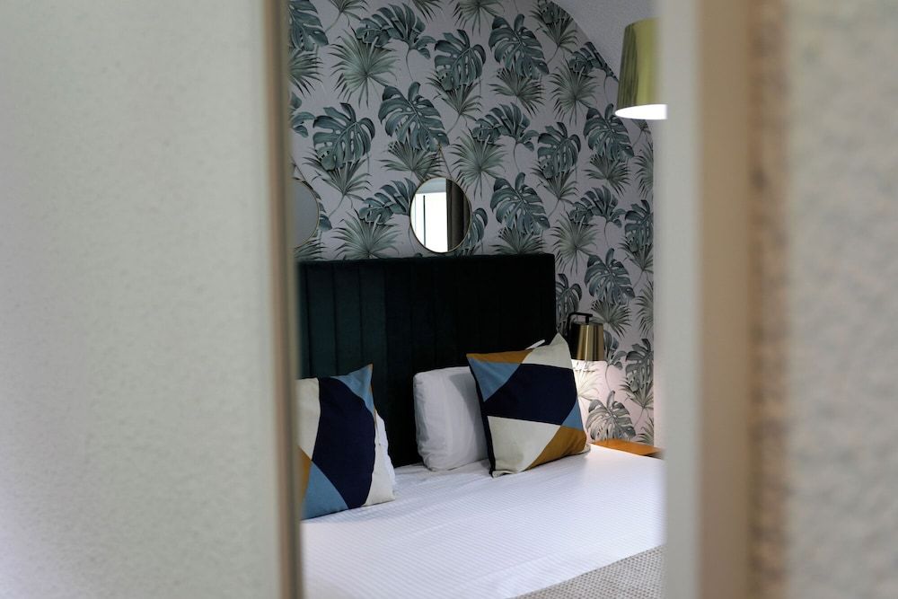 Brit Hotel Le Branhoc Superior Double Room (Shower) 19