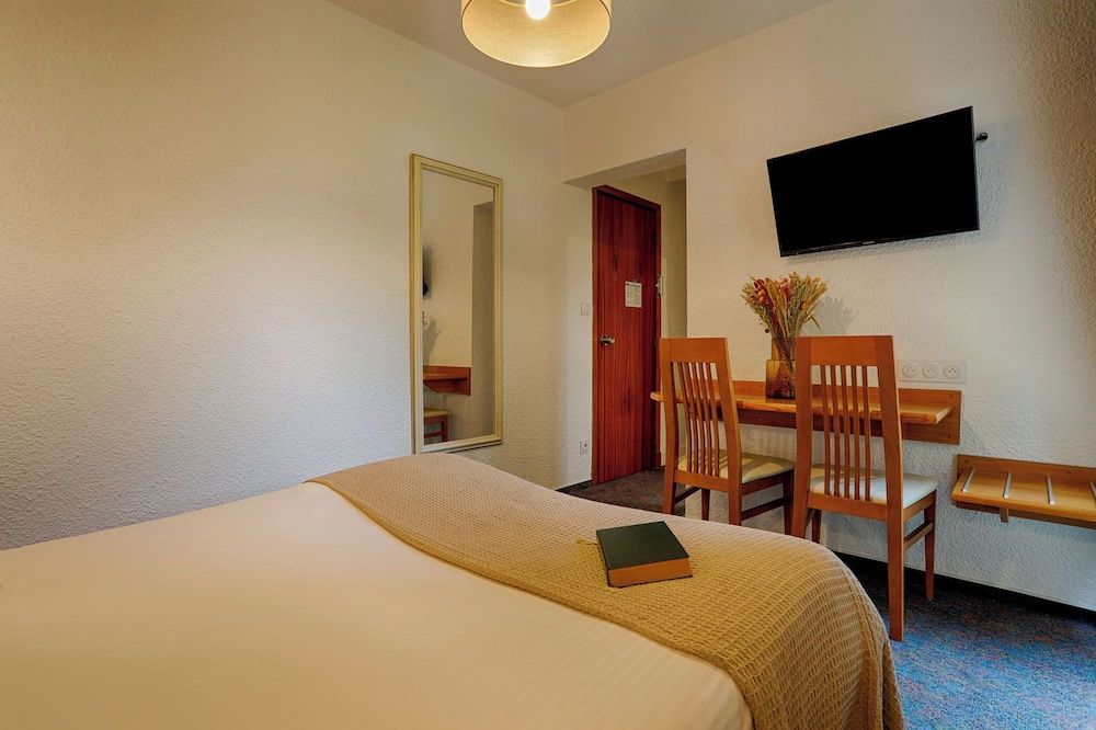 Brit Hotel Le Branhoc Standard Double Room 2