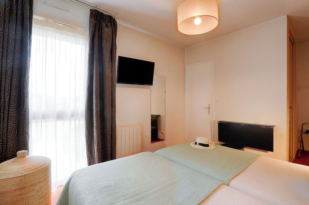 Brit Hotel Le Branhoc Standard Twin Room 18