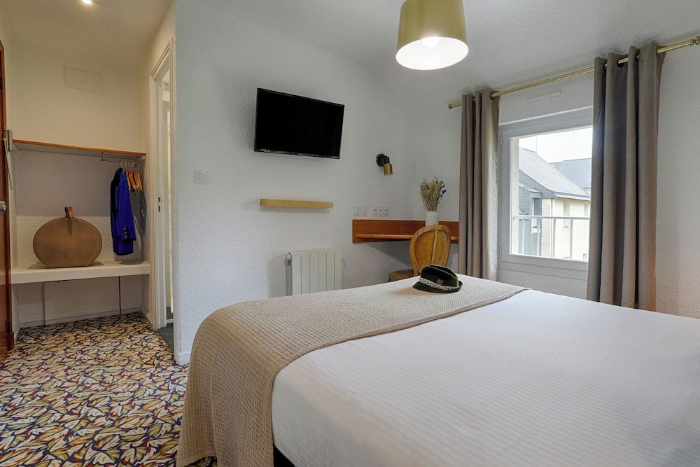 Brit Hotel Le Branhoc Superior Double Room (Shower) 12