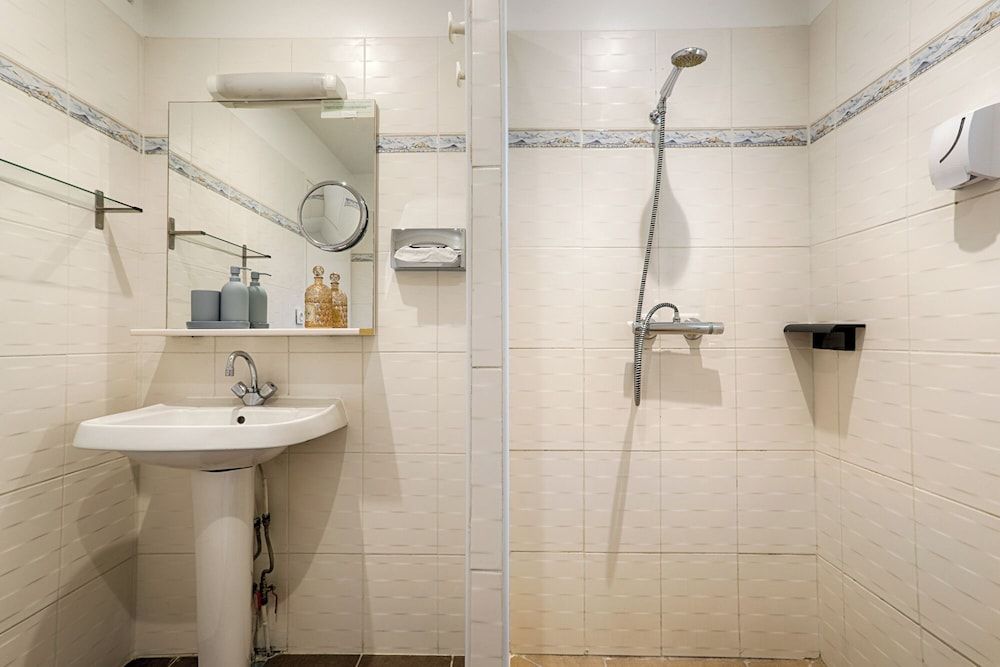 Brit Hotel Le Branhoc Standard Double Room 15