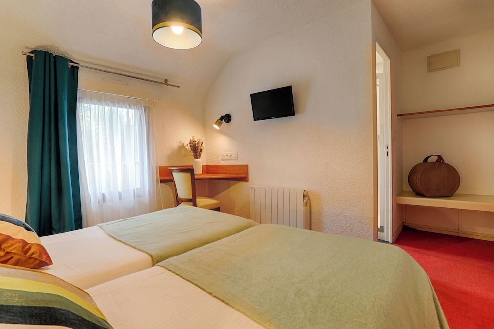 Brit Hotel Le Branhoc Standard Twin Room 10