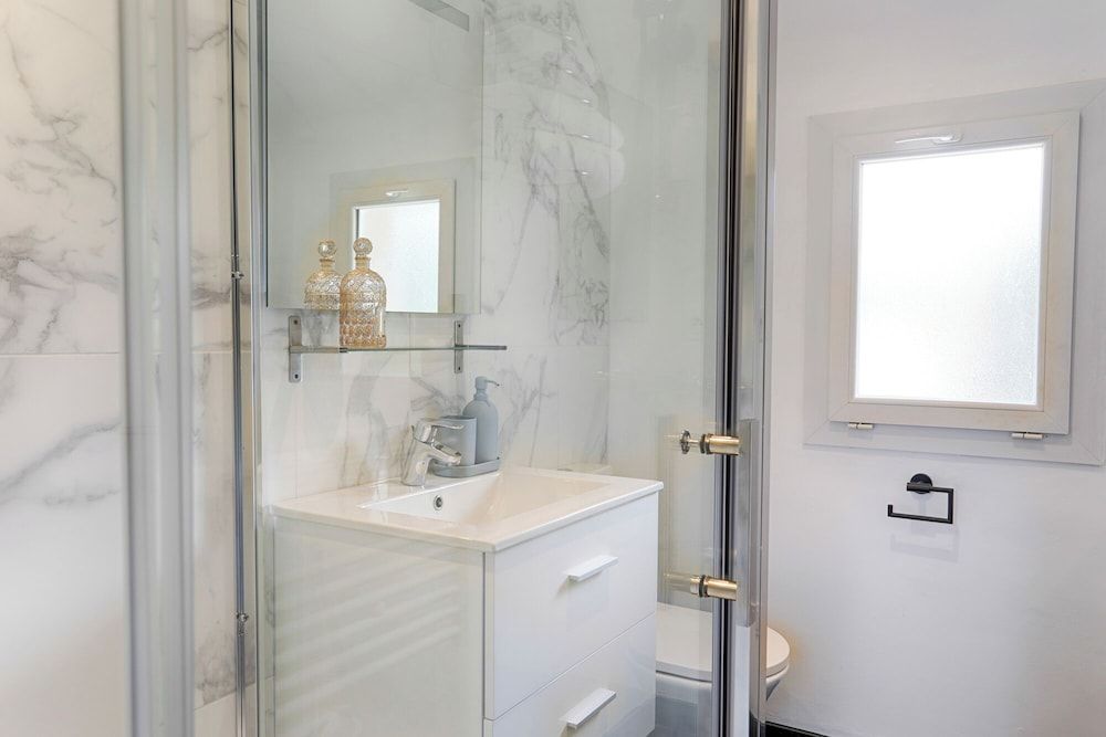 Brit Hotel Le Branhoc Superior Double Room (Shower) 32