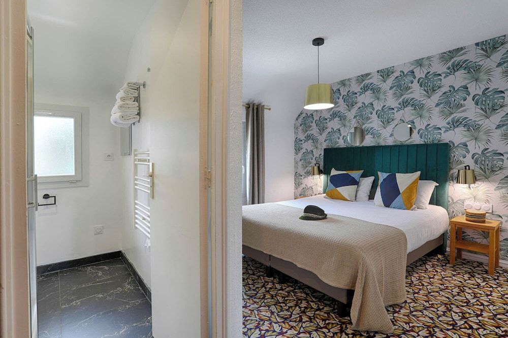 Brit Hotel Le Branhoc Superior Double Room (Shower) 14