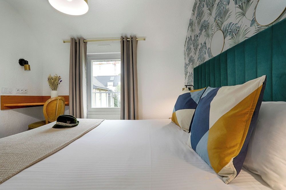 Brit Hotel Le Branhoc Superior Double Room (Shower) 13