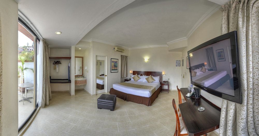 Best Western Taxco Suite, 1 King Bed, Balcony 5