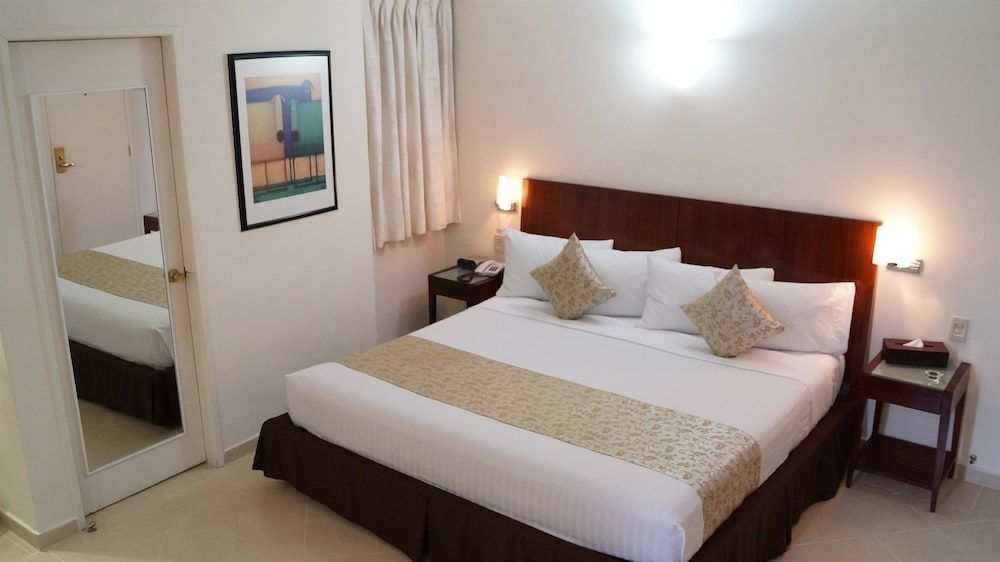 Best Western Taxco Suite, 1 King Bed, Balcony 6