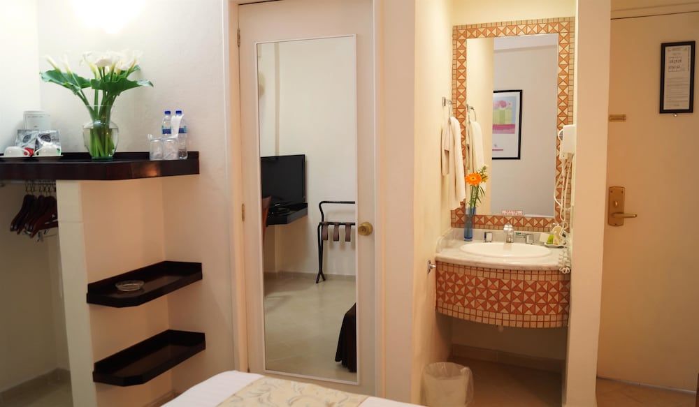 Best Western Taxco Standard Room, 1 Double Bed, Non Smoking 10