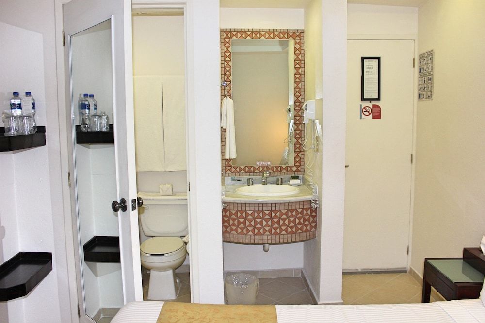 Best Western Taxco Standard Room, 1 Double Bed, Non Smoking 9