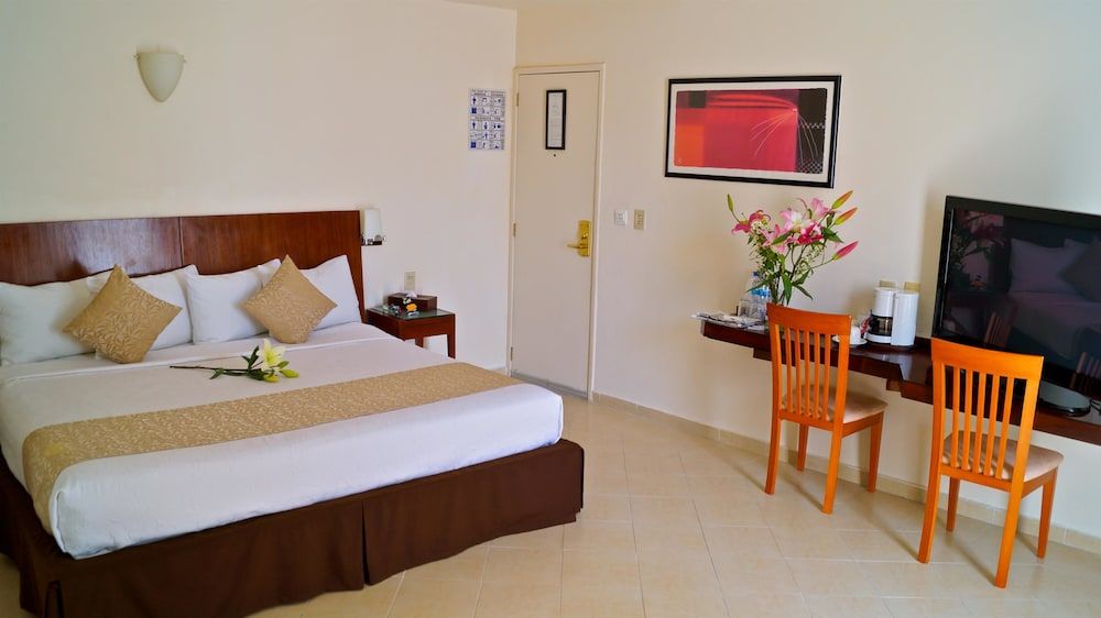Best Western Taxco Suite, 1 King Bed, Balcony 10
