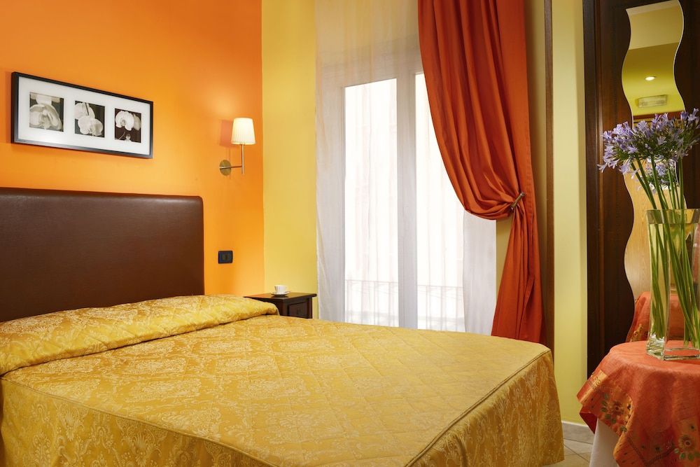 Hotel Tuscolana Small Double Room 4