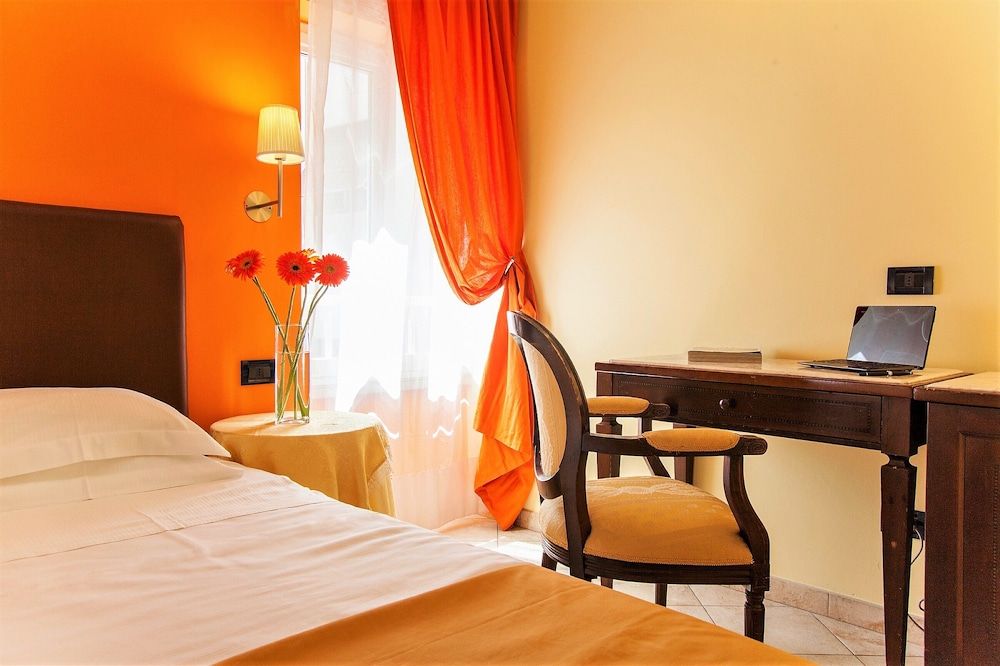 undefined Hotel Tuscolana 10