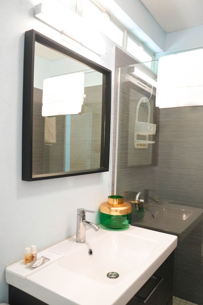 Palm Garden Hotel Signature Studio (Queen Bed.) 5