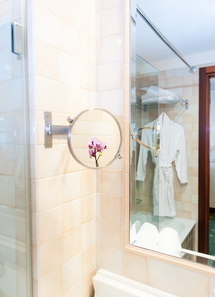 BV Oly Hotel Classic Double or Twin Room 7