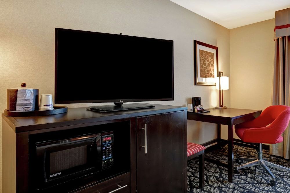 One King Bed, Accessible