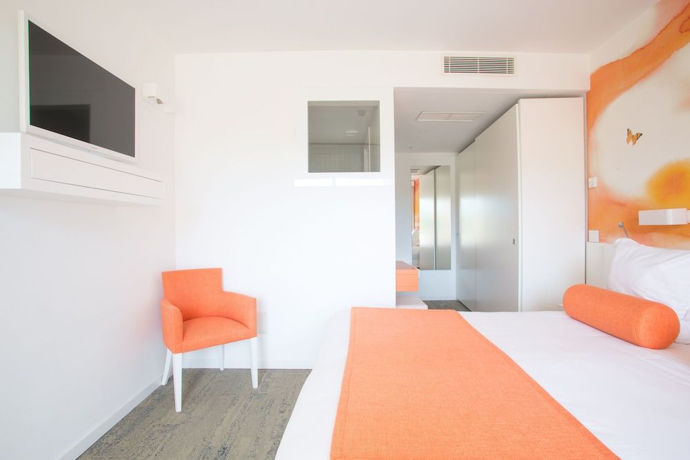Suite, Terrace, Garden View