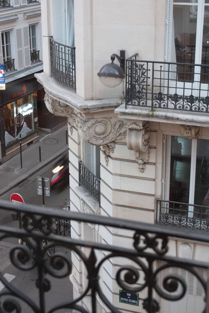 undefined Hotel Hauteville Opera 8