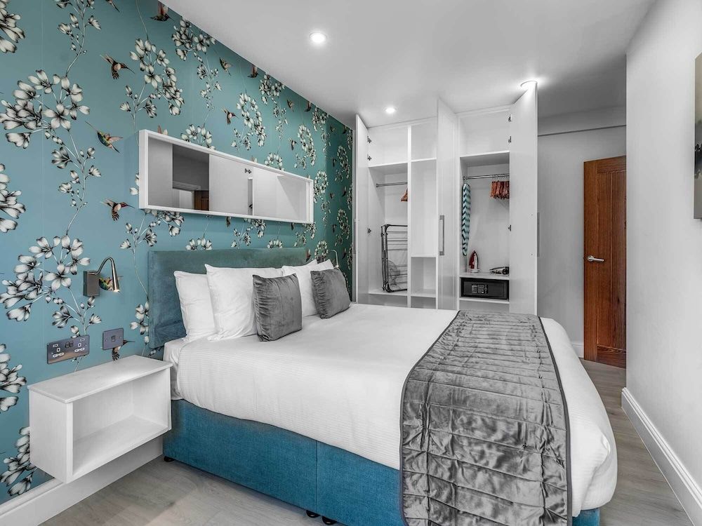 Two Bedroom Apartment (Double, Double & sofa bed)