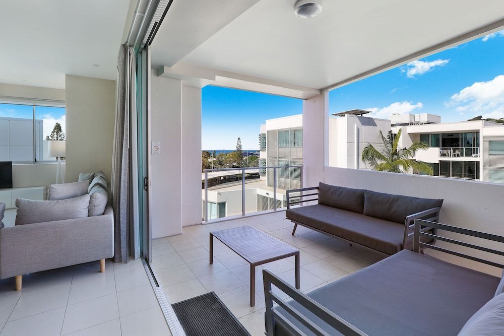 Element on Coolum Beach Three Bedroom Sea View Apartment 4