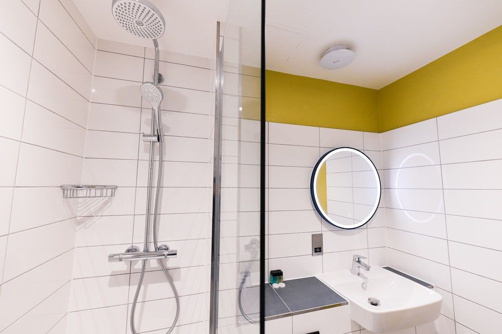 Byron Hotel London Twin Room 7