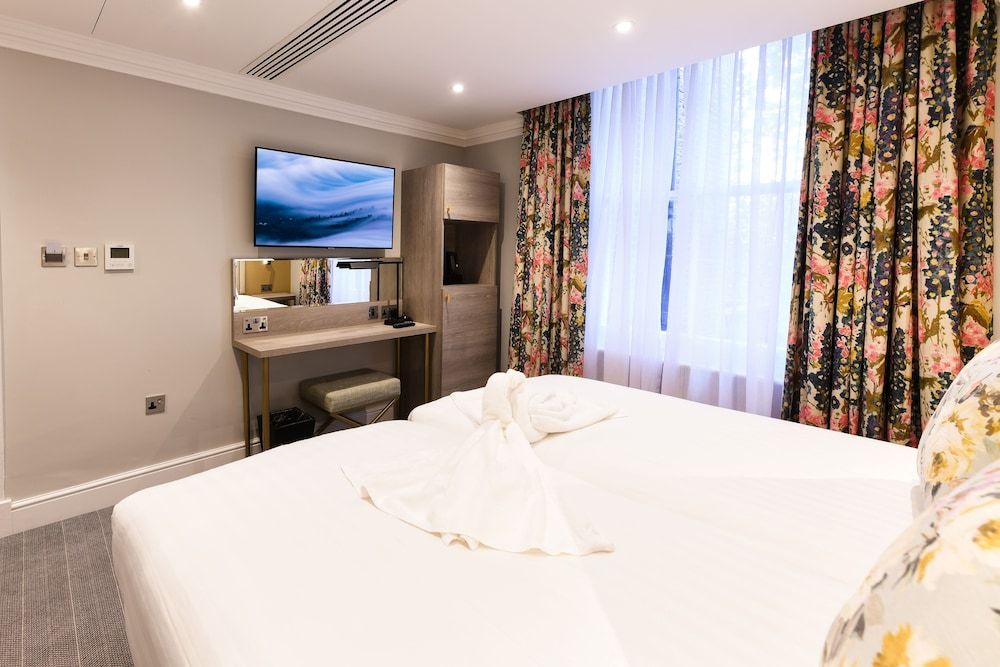 Byron Hotel London Twin Room 3