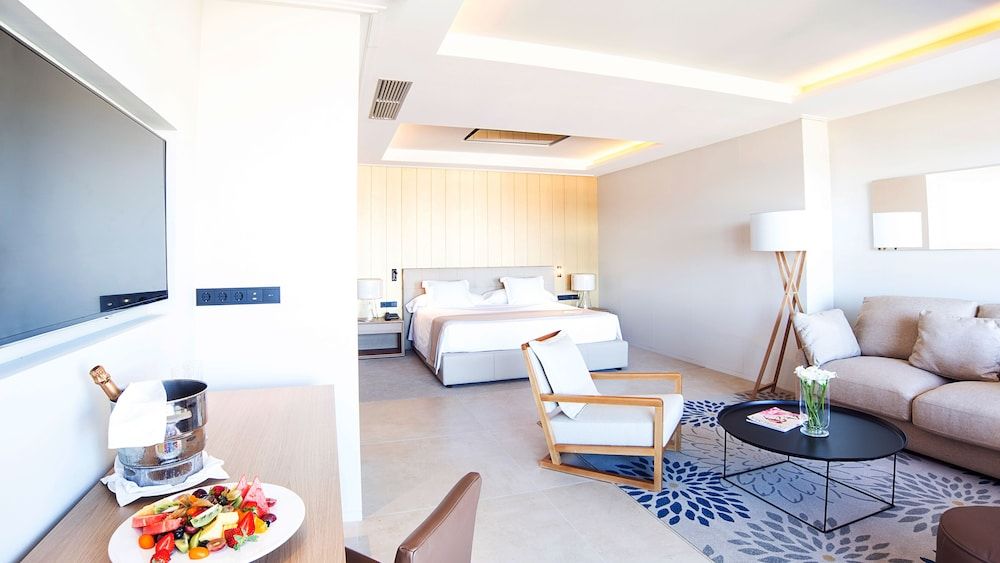 Junior Suite, Sea View (3 adults )