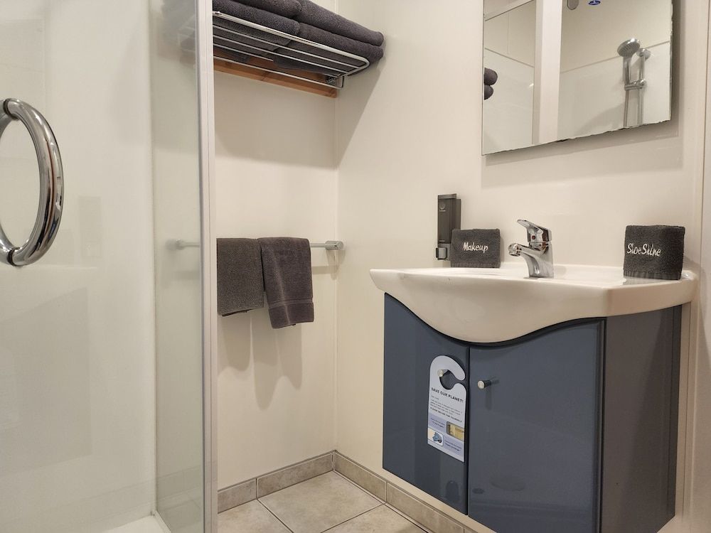 Plateau Lodge Comfort Apartment, 2 Bedrooms, Kitchen, Ground Floor 7