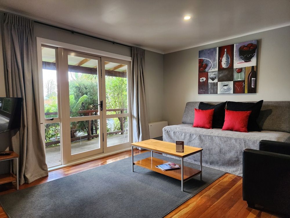 Plateau Lodge Comfort Apartment, 2 Bedrooms, Kitchen, Ground Floor 8