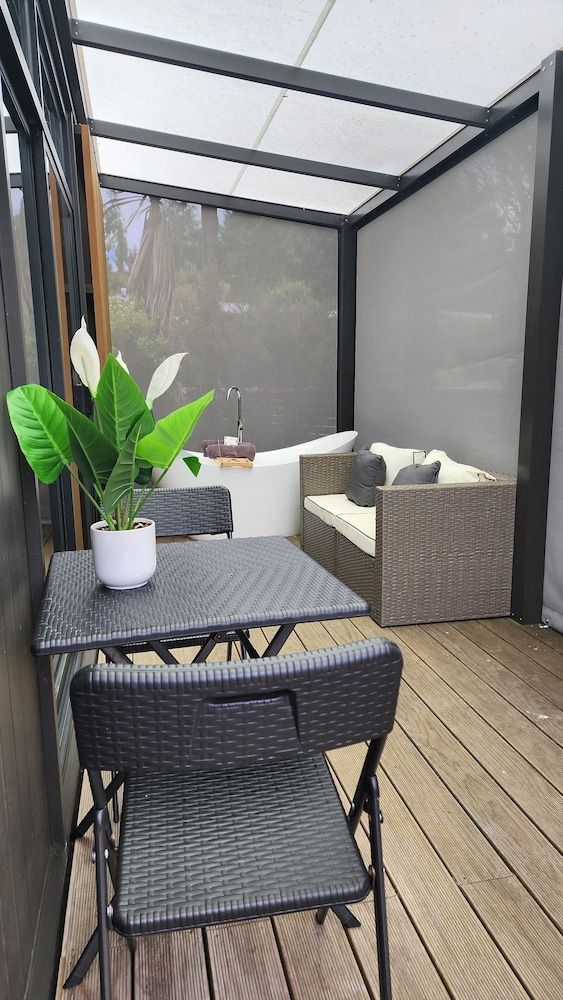 Plateau Lodge Comfort Studio, 1 Bedroom, Garden View 2