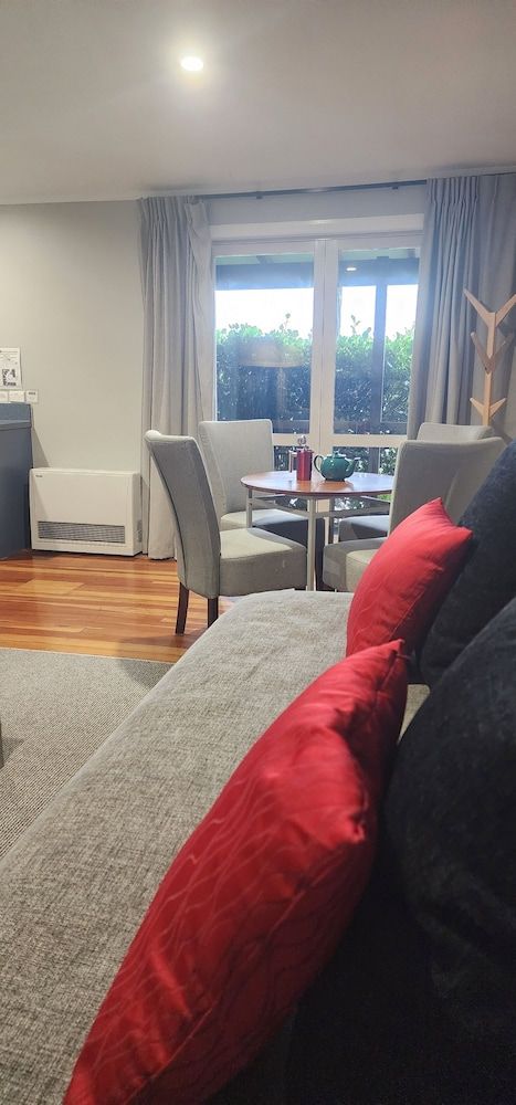 Plateau Lodge Comfort Apartment, 2 Bedrooms, Kitchen, Ground Floor 9