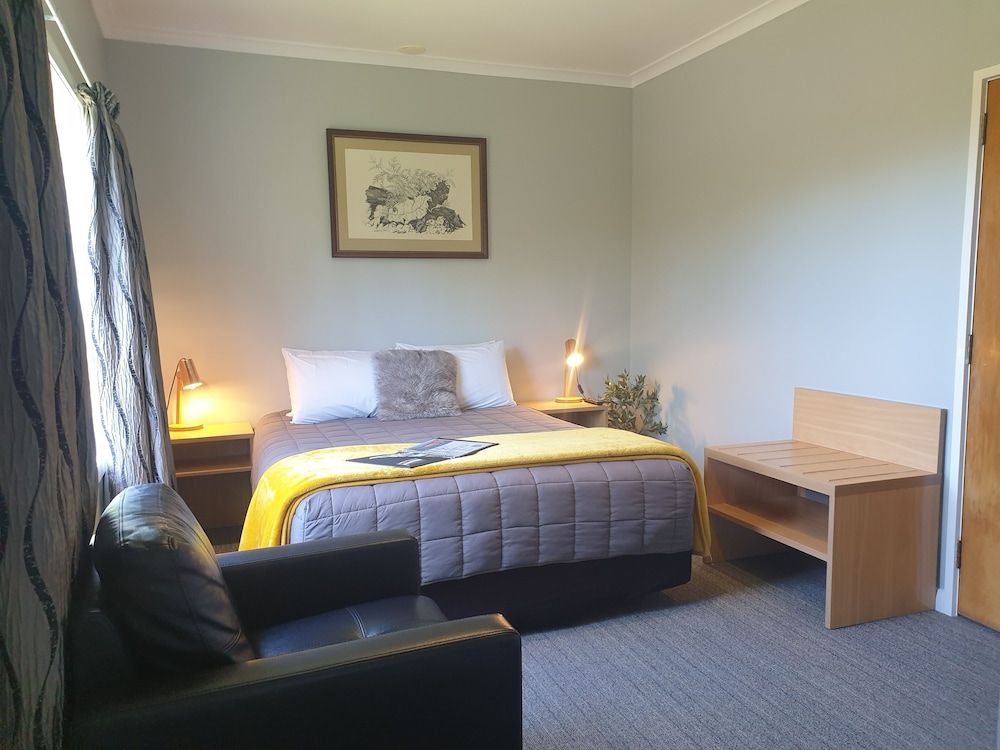 Plateau Lodge Economy Double Room 2