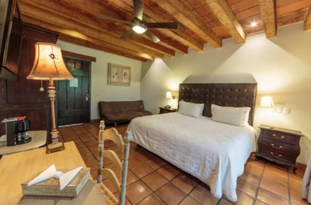 Quinta San Carlos Superior Room with Garden View 2