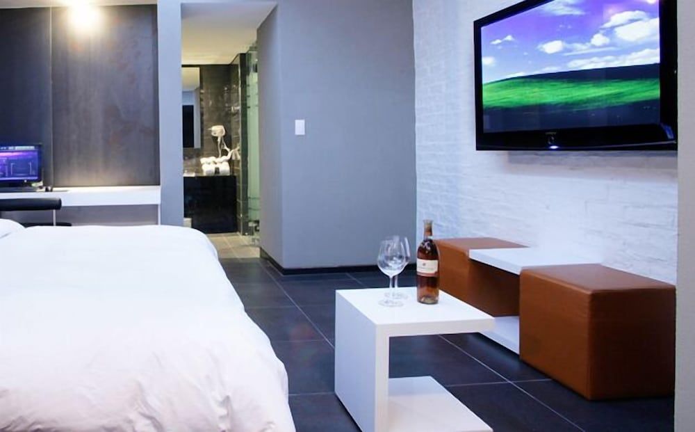 Antives Hotel Standard Room (A) 2