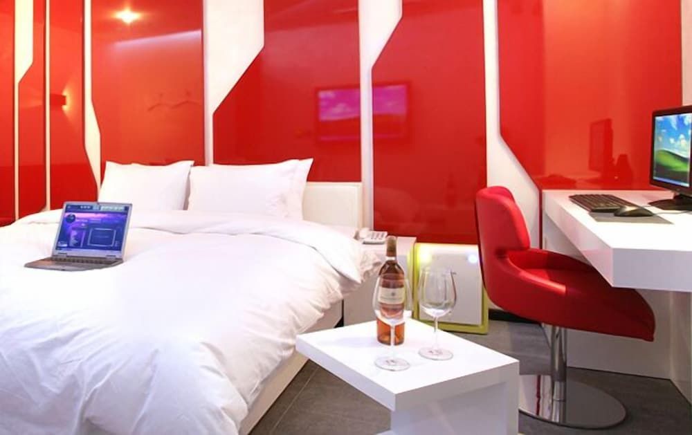 Antives Hotel Standard Room (A) 4