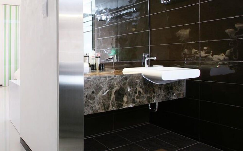 Antives Hotel Standard Room (A) 10