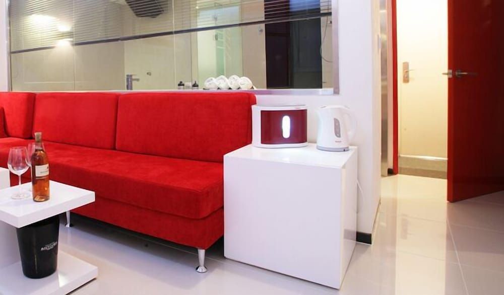 Antives Hotel Deluxe Room 2