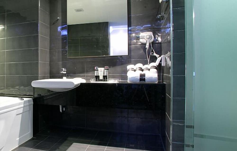 Antives Hotel Standard Room (A) 8