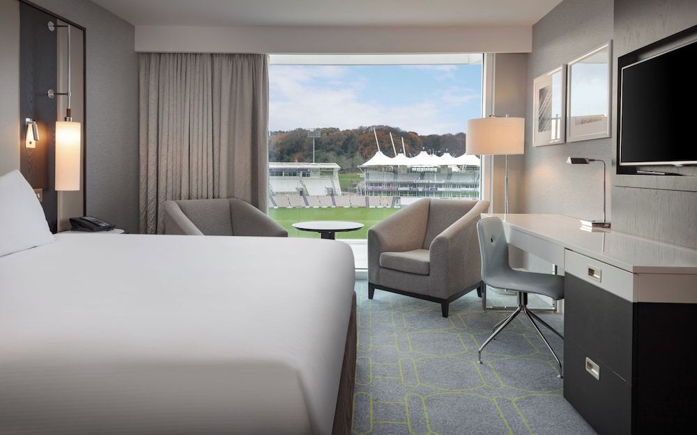 Deluxe Room, 1 King Bed, Non Smoking, Balcony (Pitch View)