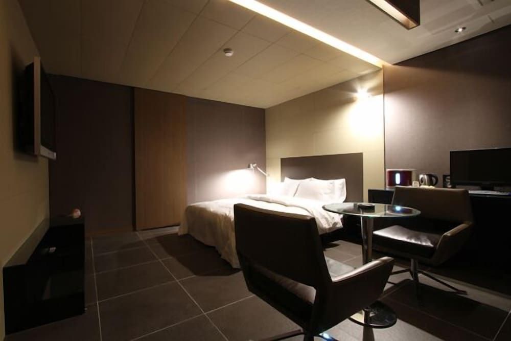 Valentine Hotel Standard Room (A / Check-in 12PM / 4PM on Saturday) 3