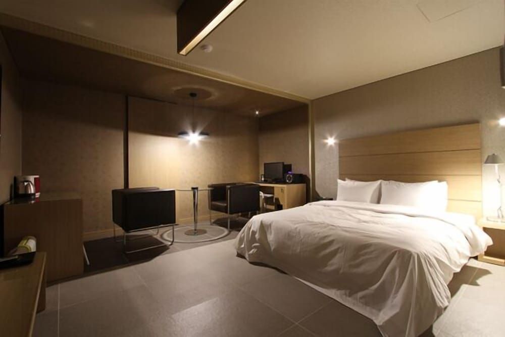 Valentine Hotel Standard Room (A / Check-in 12PM / 4PM on Saturday) 4