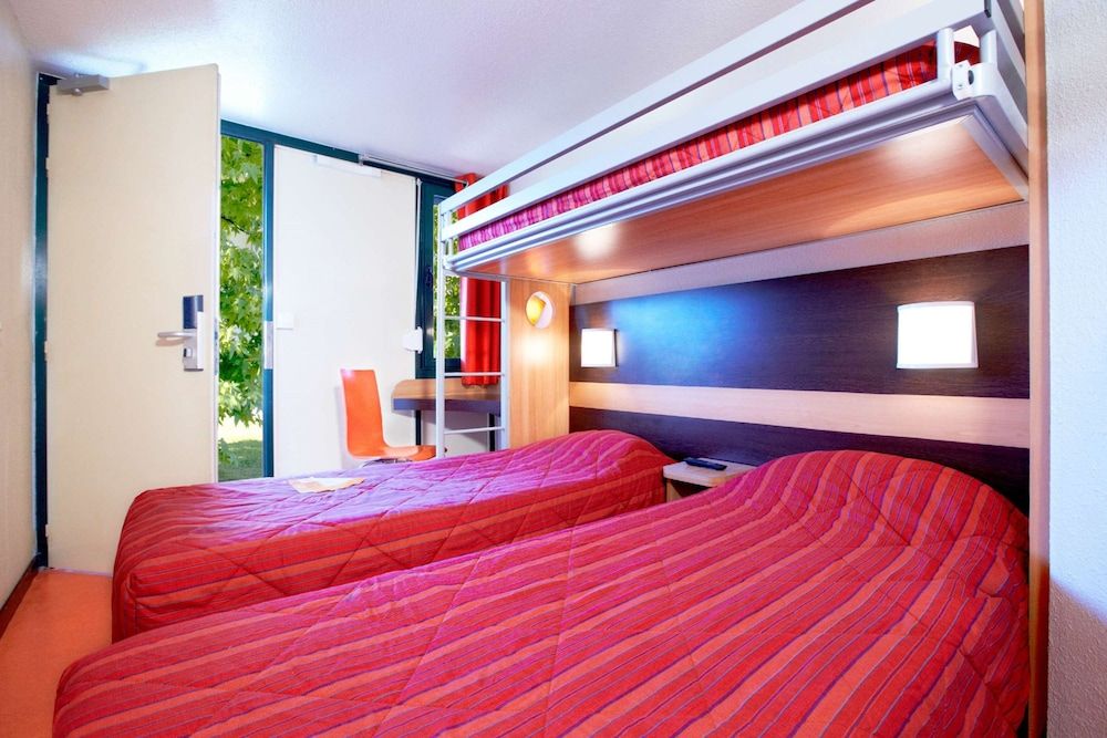 Standard Room, 3 Twin Beds (1 Double Bed and 2 Single Beds)