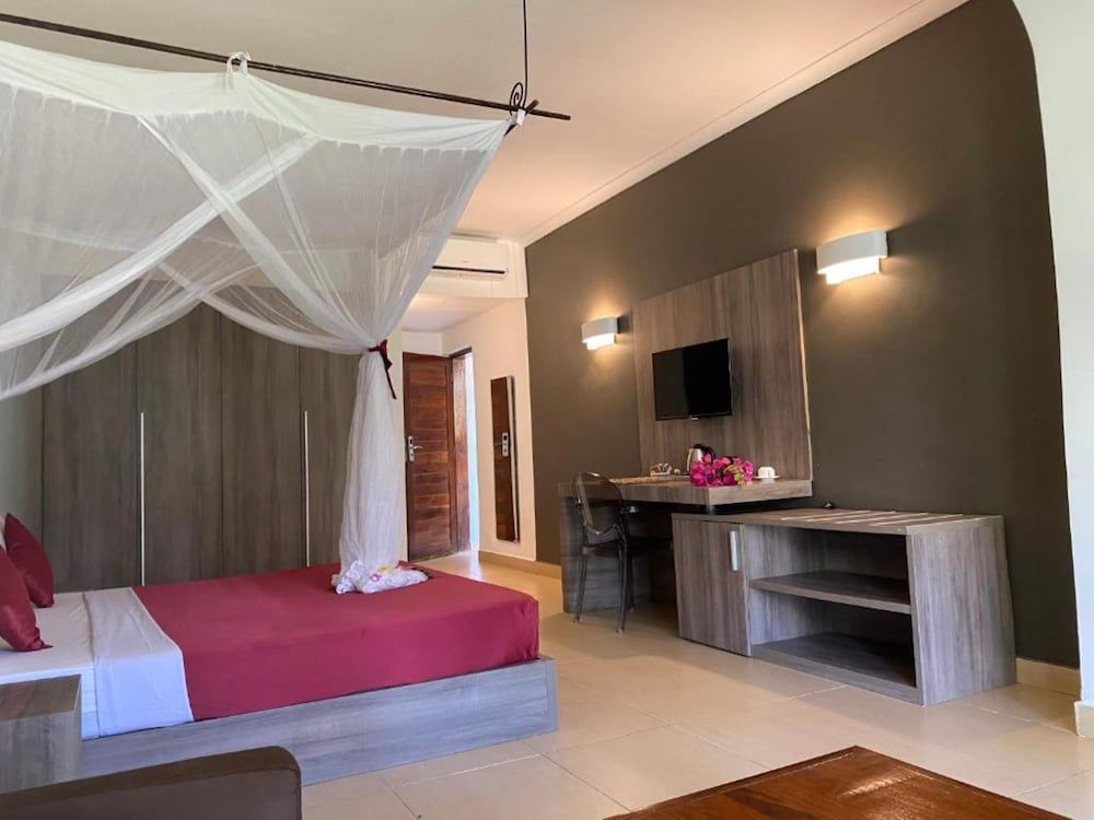 My Blue Hotel Triple Room 5