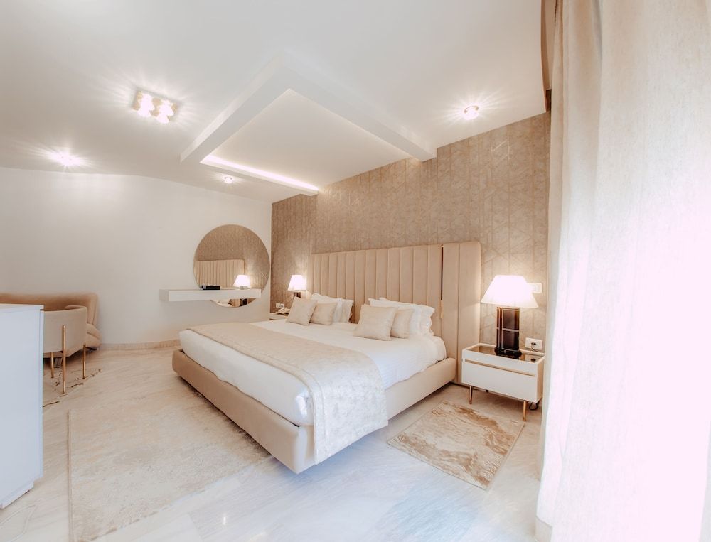 The Penthouse Suites Hotel Executive Room 2