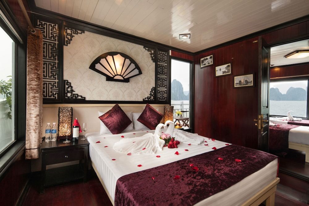 Honeymoon Suite