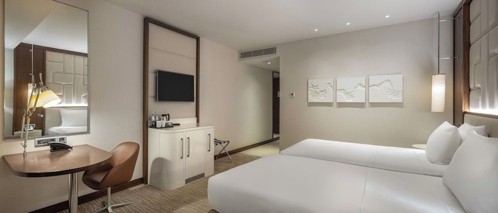 Hilton Batumi Standard Room, 2 Twin Beds 10