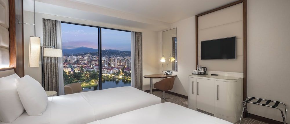 Hilton Batumi Standard Room, 2 Twin Beds 4