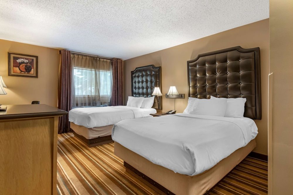 Best Western Marquis Inn & Suites Suite, 2 Queen Beds, Non Smoking, Kitchenette (with Sofabed) 3